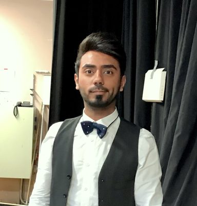 Rasheed, unser Friseur und Maskenbildner hinter der Bühne